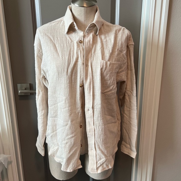 Button up - Picture 1 of 2